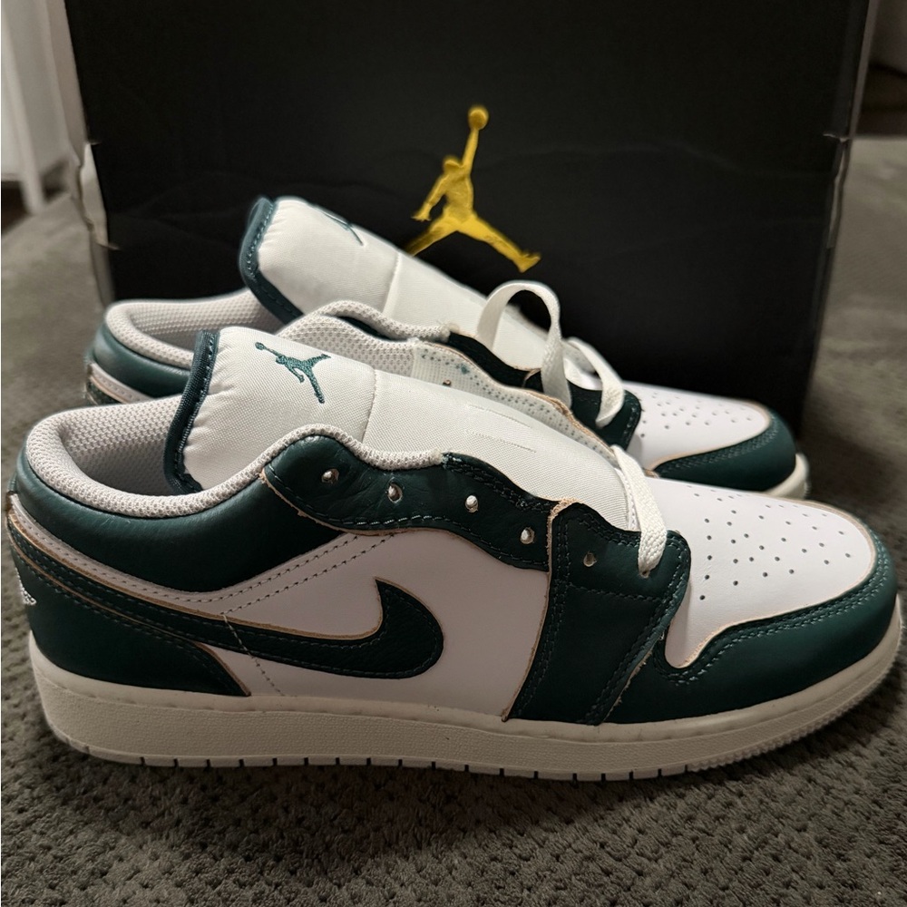 Jordan 1 Low Oxidized green in size 7Y/8.5W - Picture 3 of 7
